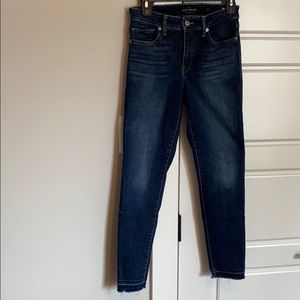 Lucky brand Ava skinny Jeans. Size 4/27